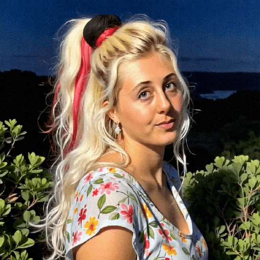 Emma-Jane MacKinnon-Lee Flor Portrait 1 Australia